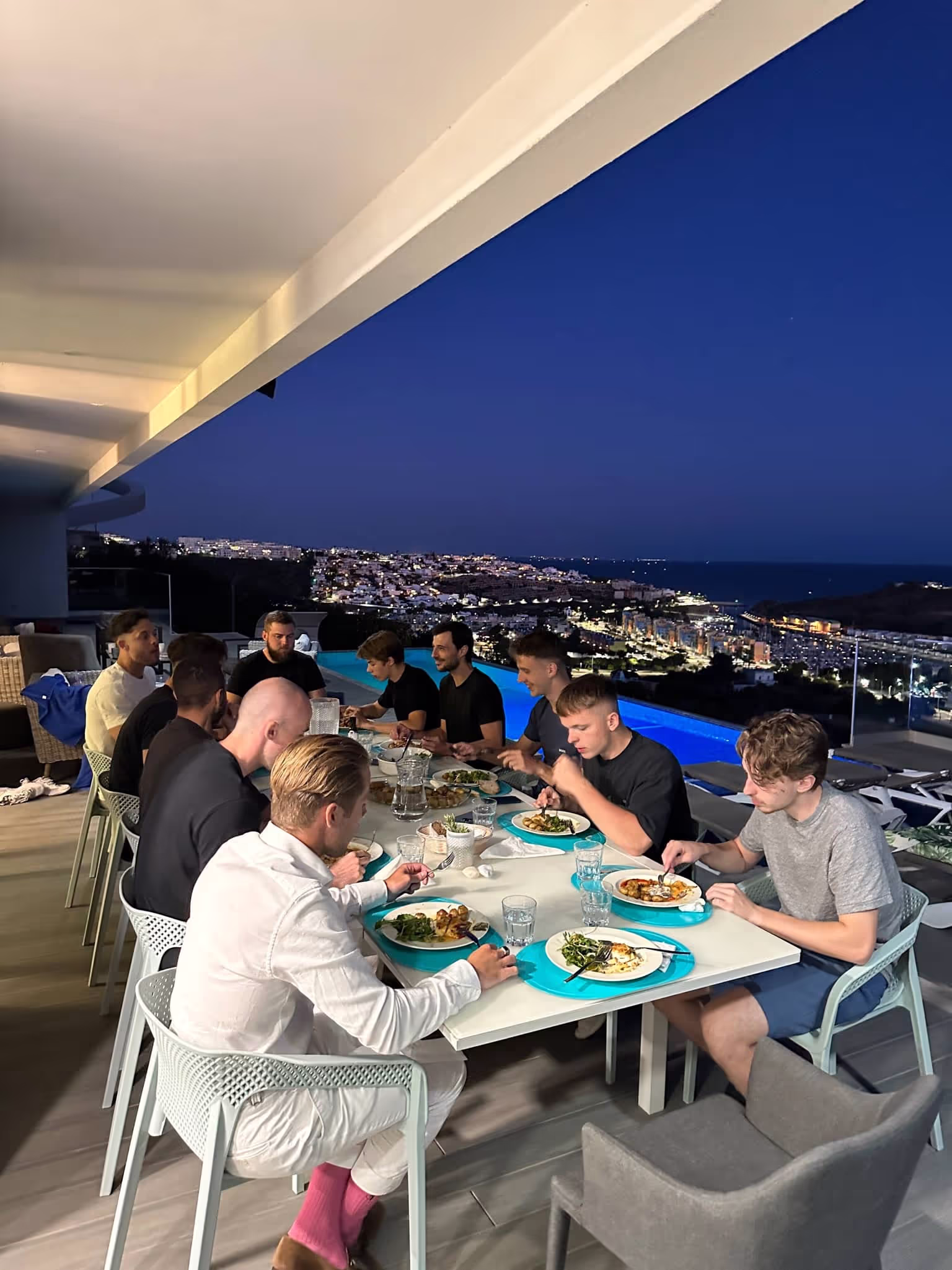 A rooftop dinner in Albufeira